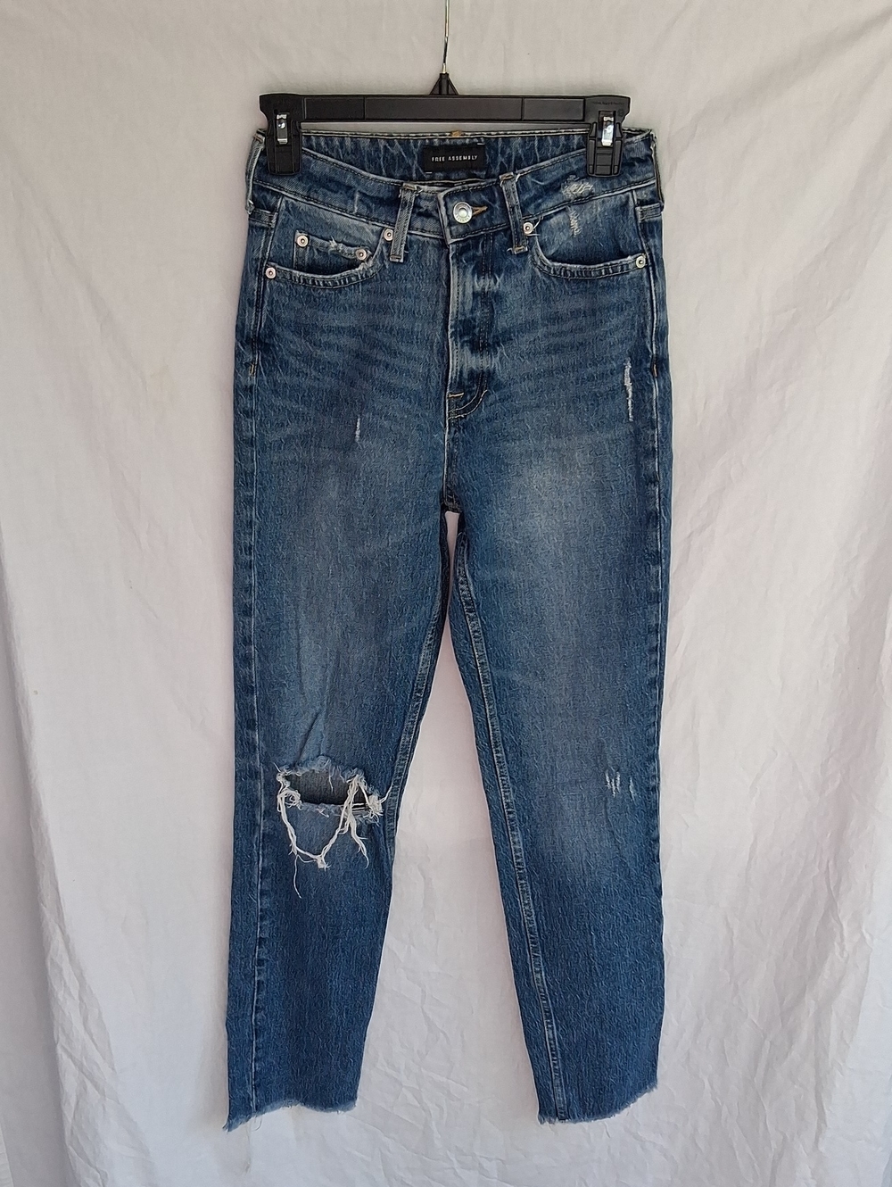 Free Assembly High-Rise Distressed Blue Jeans Straight 0